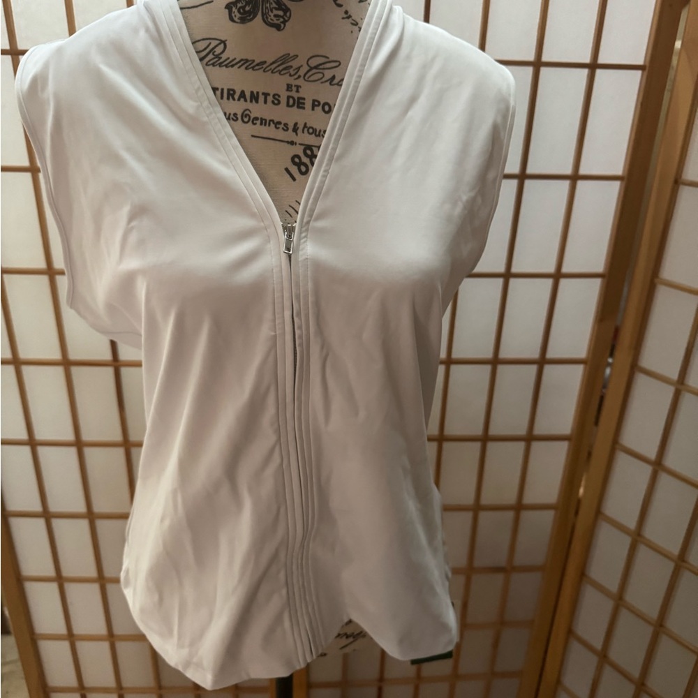 NWT Halara SoftlyZero Airy V-Neck White Blouse Size L - Picture 9 of 9